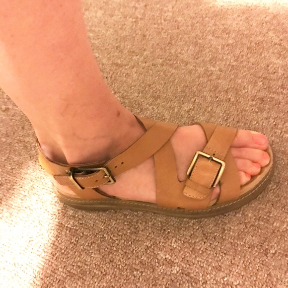 Sandals - Picture 8 of 8